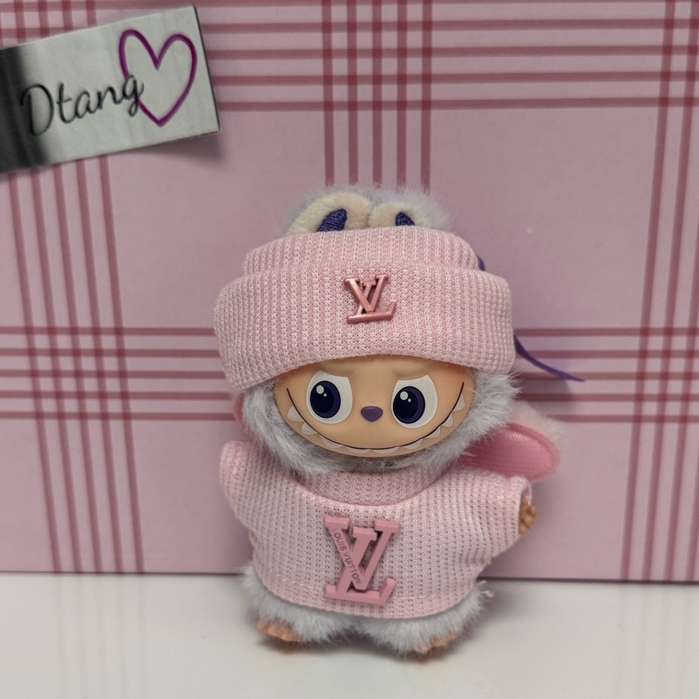 Labubu v4 lulu outfit